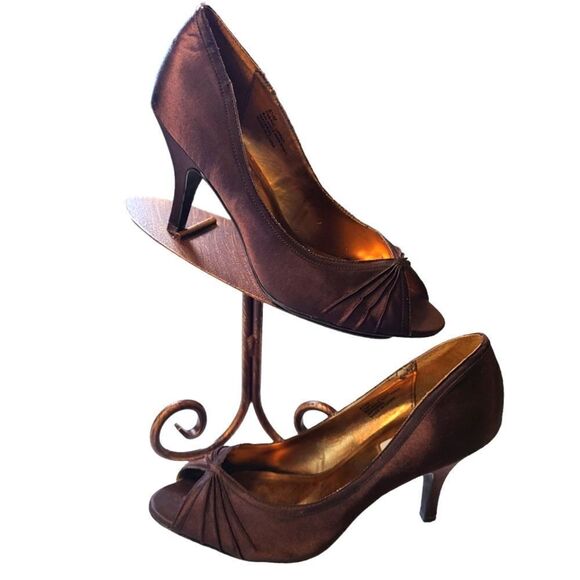 STEVE MADDEN Shoes Chocolate Bronze Satin 4" Peep Toe Heels sz 8.5M - Picture 1 of 13